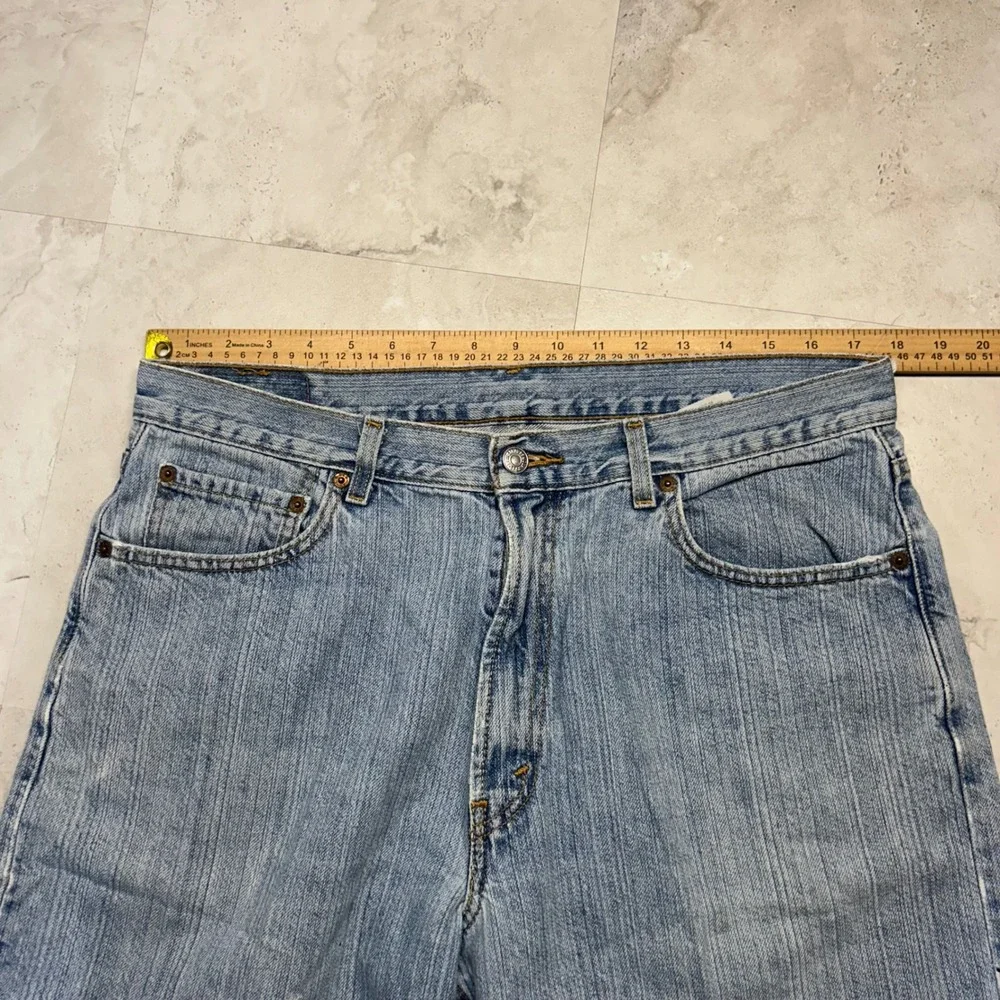 Levis rise lower